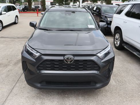 Used 2024 Toyota RAV4 XLE w/ Convenience Package image 3