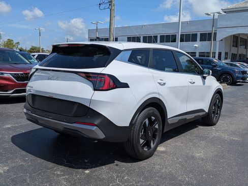 Certified 2026 Kia Sportage LX w/ LX Convenience Package FWD image 4