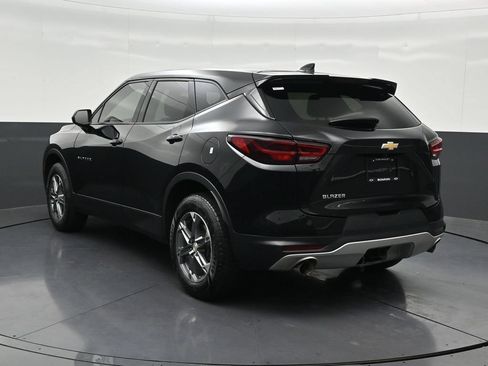 Used 2023 Chevrolet Blazer LT FWD image 3