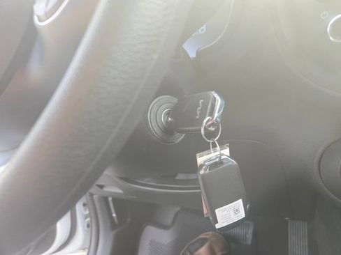 Used 2025 Kia Soul LX FWD image 17