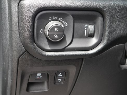 Used 2022 RAM 1500 Big Horn AWD/4WD image 5