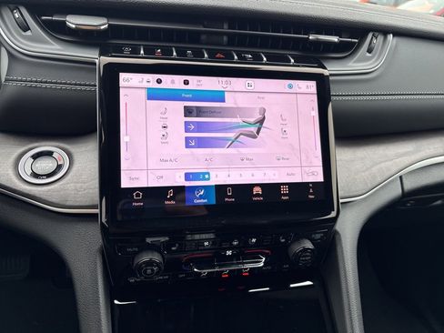 New 2025 Jeep Grand Cherokee L Limited w/ Luxury Tech Group II image 14