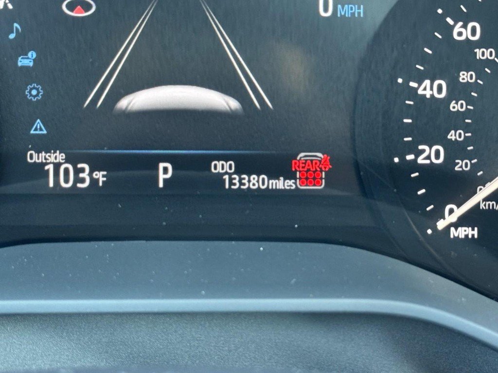 Used 2026 Toyota Sienna XLE FWD image 30