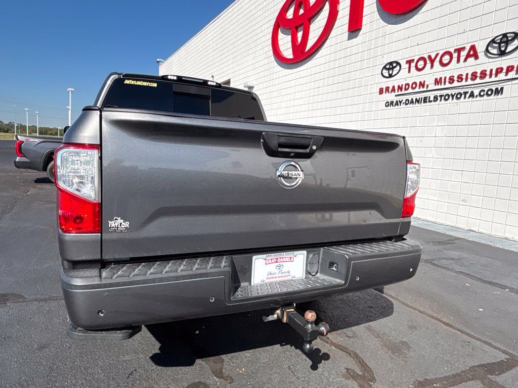 Used 2021 Nissan Titan SV w/ SV Convenience Package RWD image 30