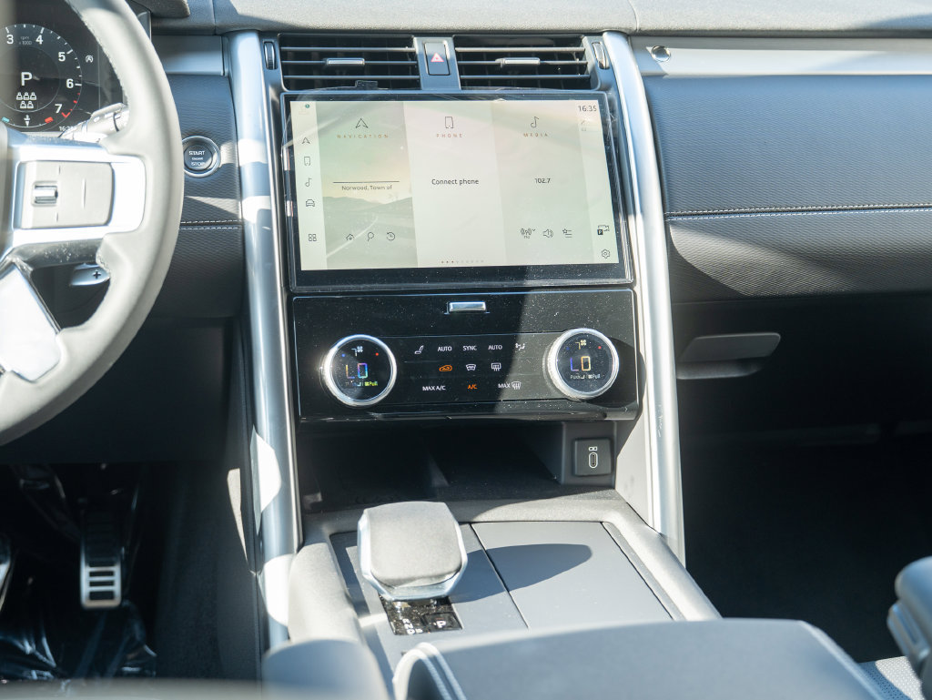 New 2026 Land Rover Discovery Dynamic SE AWD/4WD image 19