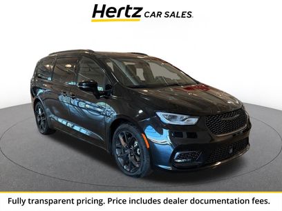 Used 2025 Chrysler Pacifica Limited