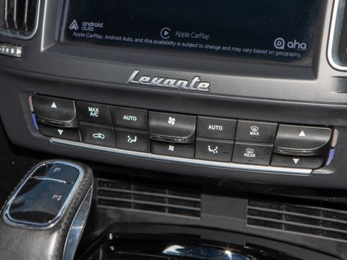 Used 2019 Maserati Levante image 23