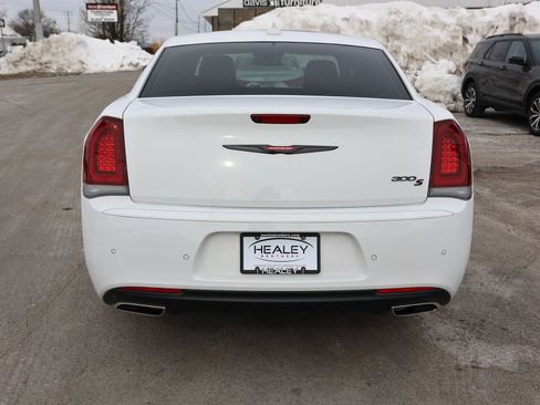 Used 2022 Chrysler 300 S image 6