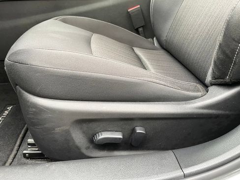 Used 2025 Nissan Altima 2.5 SV FWD image 11