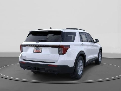 New 2026 Ford Explorer Active RWD image 8