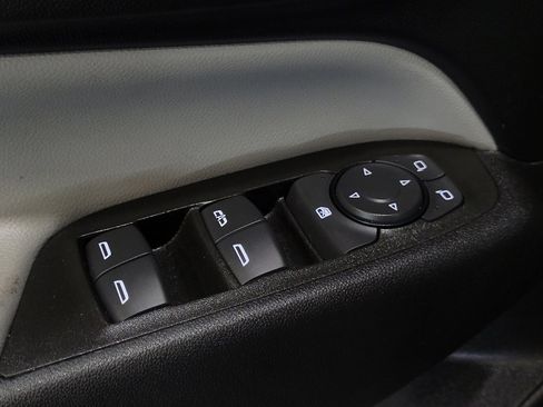 Used 2023 Chevrolet Equinox LS w/ LS Convenience Package image 27