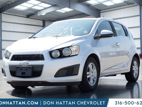 Used 2016 Chevrolet Sonic LT FWD image 1