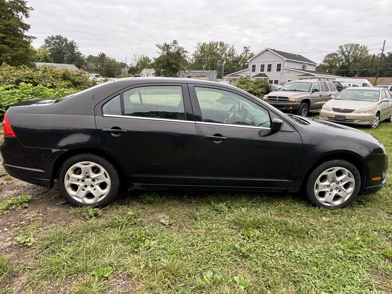 Used 2010 Ford Fusion SE FWD image 4
