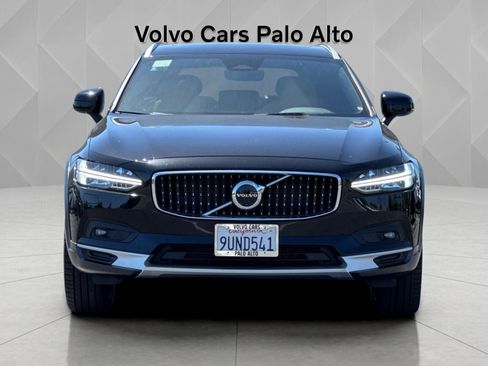 Certified 2025 Volvo V90 B6 Cross Country Ultra w/ Protection Package Premier AWD/4WD image 15