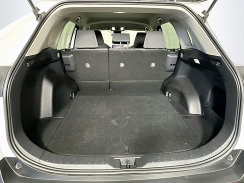 Used 2024 Toyota RAV4 XLE FWD image 28
