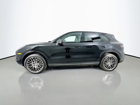 Used 2022 Porsche Cayenne image 2