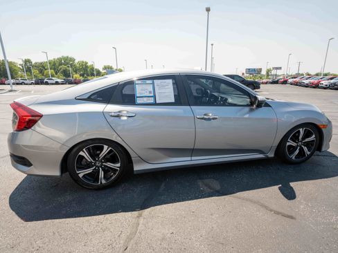 Used 2017 Honda Civic Touring image 6