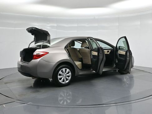 Used 2016 Toyota Corolla LE image 4