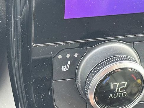 Used 2023 Toyota Highlander XLE image 29