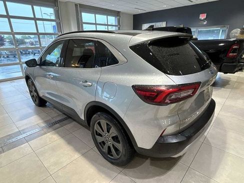 Certified 2024 Ford Escape Platinum AWD/4WD image 5