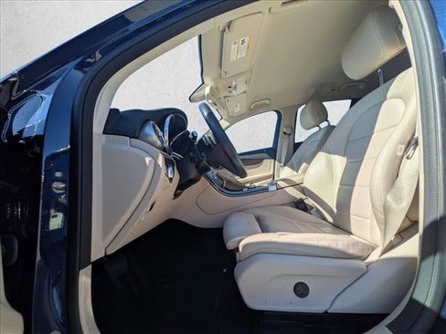 Used 2019 Mercedes-Benz GLC 300 4MATIC image 14
