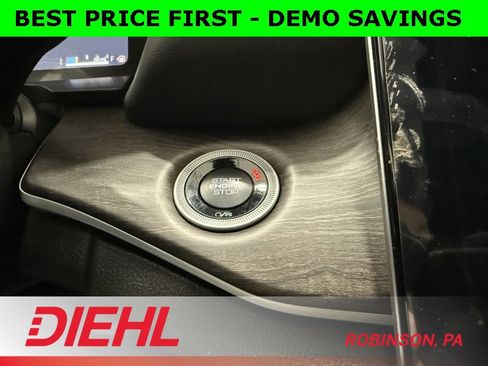 New 2025 Jeep Grand Cherokee Limited w/ Black Appearance Package image 29