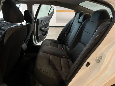 Used 2025 Nissan Altima 2.5 SV FWD image 24