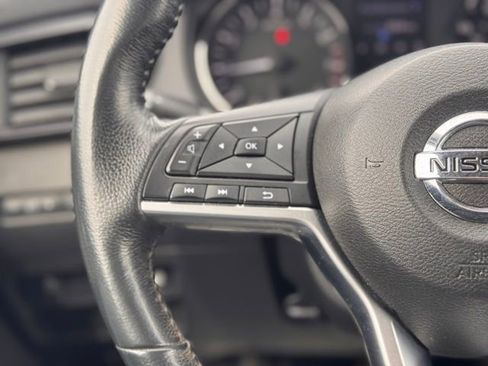 Used 2018 Nissan Rogue SV image 10