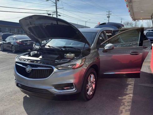 Used 2020 Buick Enclave Essence image 22