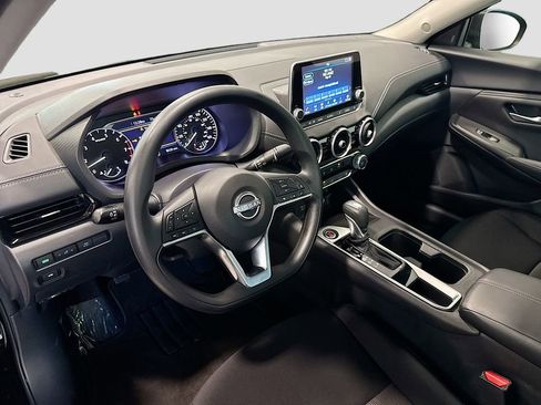 Used 2025 Nissan Sentra SV image 7