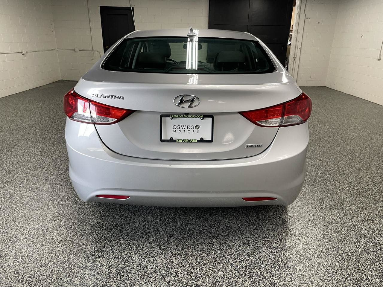 Used 2013 Hyundai Elantra Limited w/ Technology Pkg FWD image 6