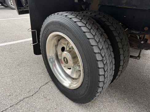 Used 2017 Ford F550 4x4 Crew Cab Super Duty image 12