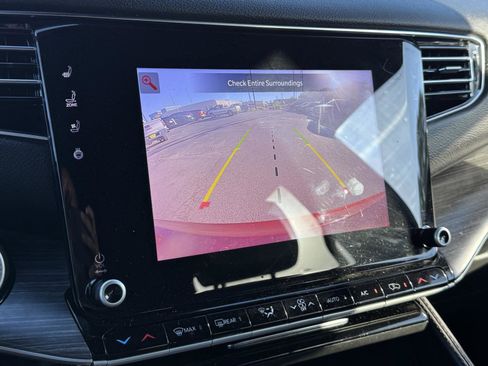 Used 2023 Jeep Wagoneer L Series II image 23