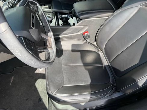 Used 2023 Jeep Grand Cherokee L Limited AWD/4WD image 13