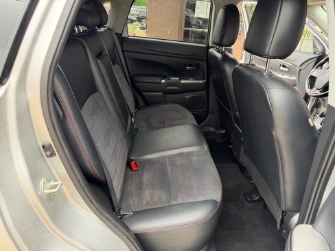 Used 2022 Mitsubishi Outlander Sport SE FWD image 13