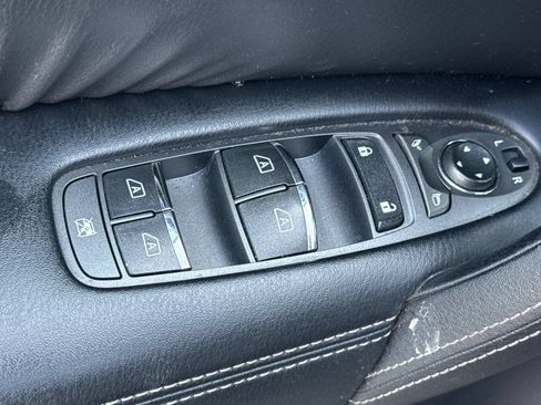 Used 2020 Nissan Armada SL w/ Premium Package AWD/4WD image 11