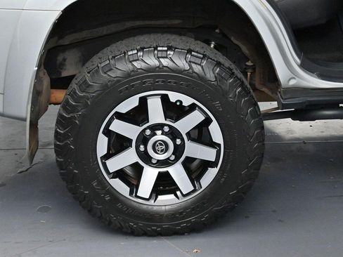 Used 2019 Toyota 4Runner TRD Off-Road Premium AWD/4WD image 39