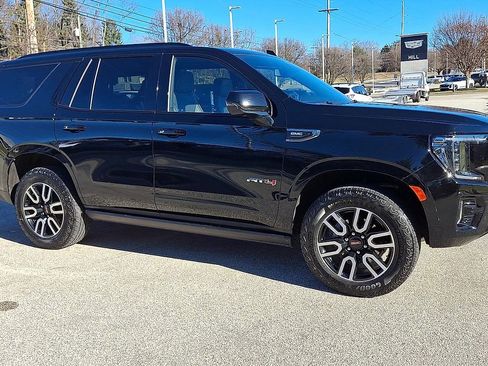 Used 2023 GMC Yukon AT4 image 2