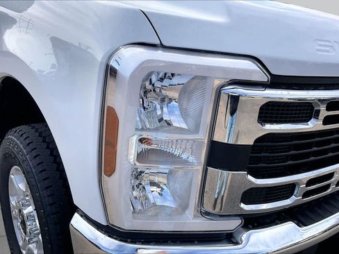 New 2026 Ford F350 XLT w/ FX4 Off-Road Package AWD/4WD image 13