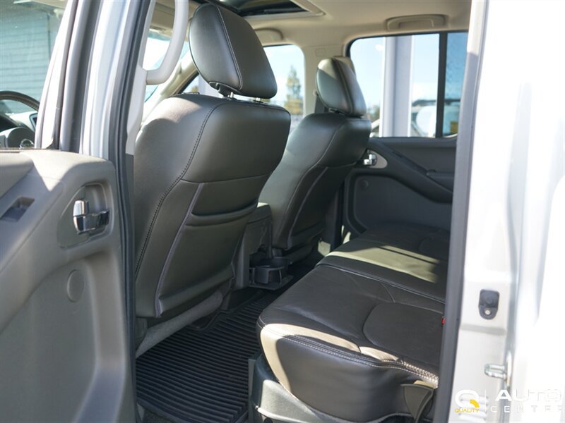Used 2017 Nissan Frontier PRO-4X AWD/4WD image 25