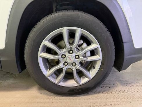 Used 2022 GMC Terrain SLT w/ Infotainment Package II image 32