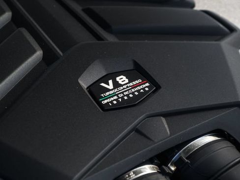 Used 2025 Lamborghini Urus SE AWD/4WD image 63