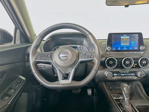 Used 2024 Nissan Sentra SR w/ SR Premium Package image 17