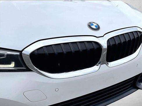 Used 2018 BMW 320i Sedan RWD image 27