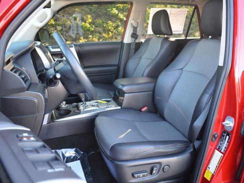 Used 2020 Toyota 4Runner SR5 Premium w/ Moonroof Package image 10