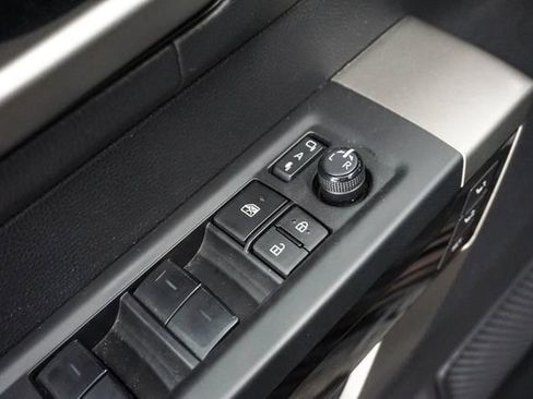 Used 2023 Toyota Tundra Limited AWD/4WD image 9