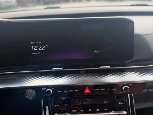 Used 2023 Kia Carnival SX Prestige FWD image 15