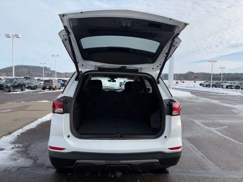 Used 2023 Chevrolet Equinox LT image 4