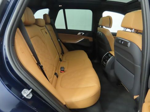 Used 2026 BMW X5 xDrive40i w/ M Sport Package image 24