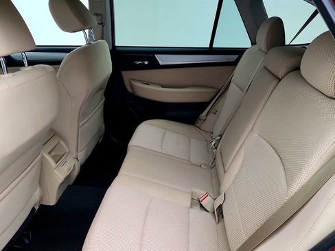Used 2019 Subaru Outback 2.5i Premium AWD/4WD image 21